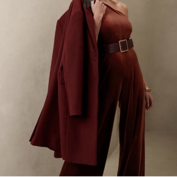 🔥NWT:🔥Large (L) Banana Republic Maroon Velvet One shoulder jumpsuit - Picture 1 of 6